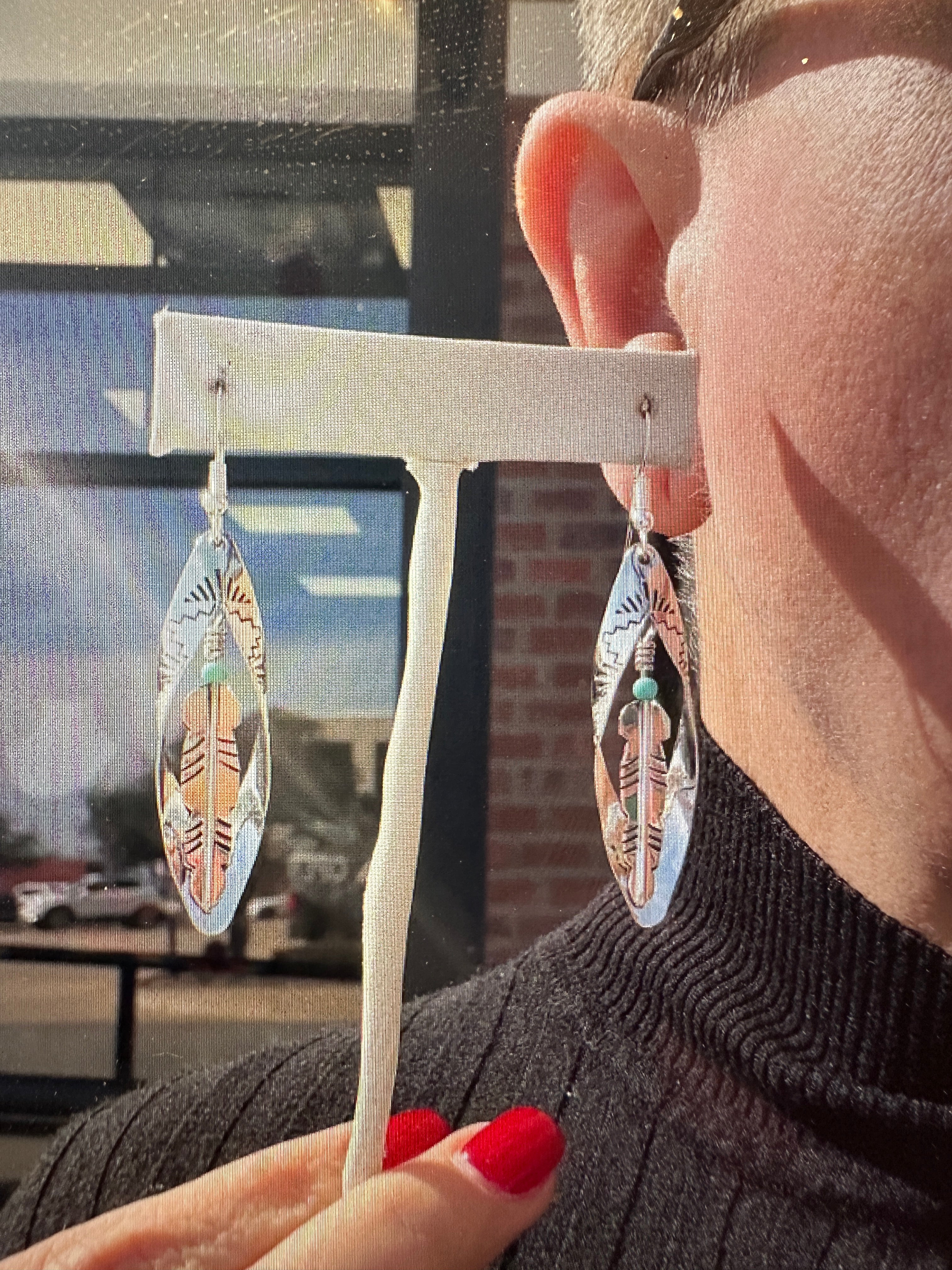 Navajo Artist Delbert Shirley Hand Stamped Sterling Silver Feather inside Leaf Earrings ER408